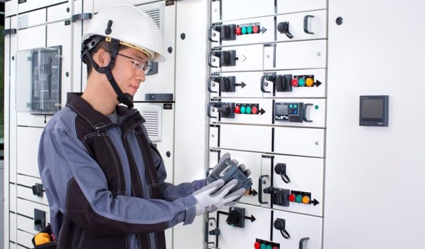 Lắp đặt tủ điện công nghiệp chuyên nghiệp – an toàn, chuẩn kỹ thuật, vận hành ổn định